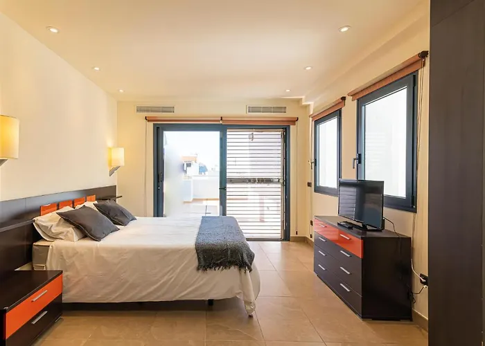 Capri Luxury Holidays Suites, Playa De Cristianos לוס כריסטיאנוס