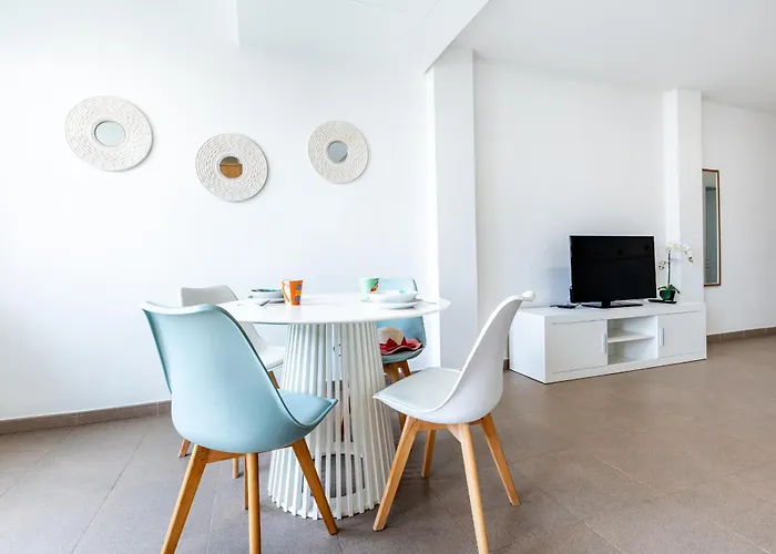 Capri Luxury Holidays Suites, Playa De Cristianos דירה לוס כריסטיאנוס