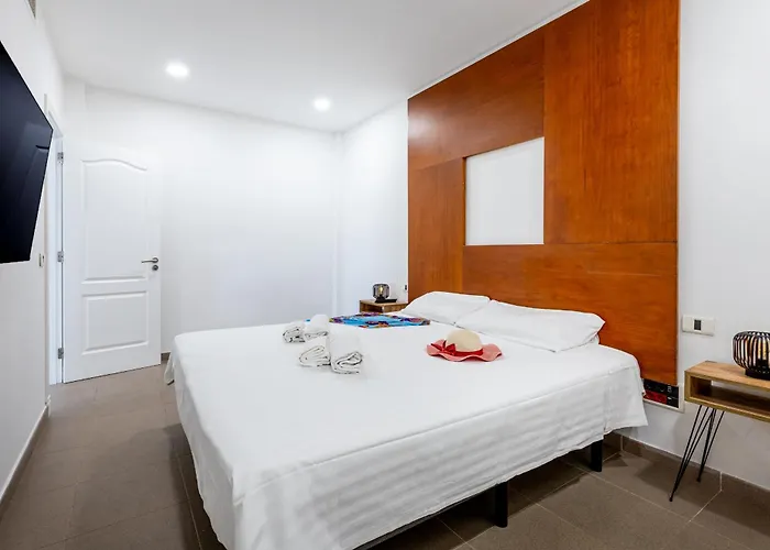 Luxury Holidays Suites, Playa De Cristianos * Los Cristianos (Tenerife)