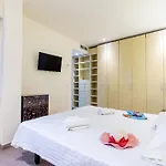 Capri Luxury Holidays Suites, Playa De Cristianos Apartment