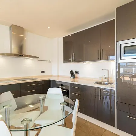 Capri Luxury Holidays Suites, Playa De Cristianos Apartmán