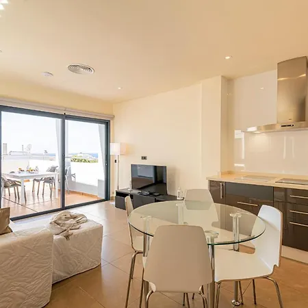 Capri Luxury Holidays Suites, Playa De Cristianos Apartman