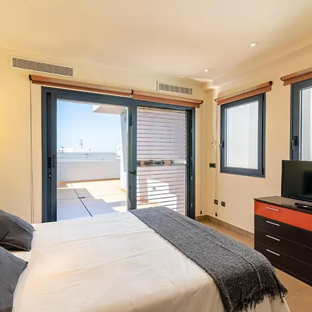 Capri Luxury Holidays Suites, Playa De Cristianos 洛斯克里斯蒂亚诺斯
