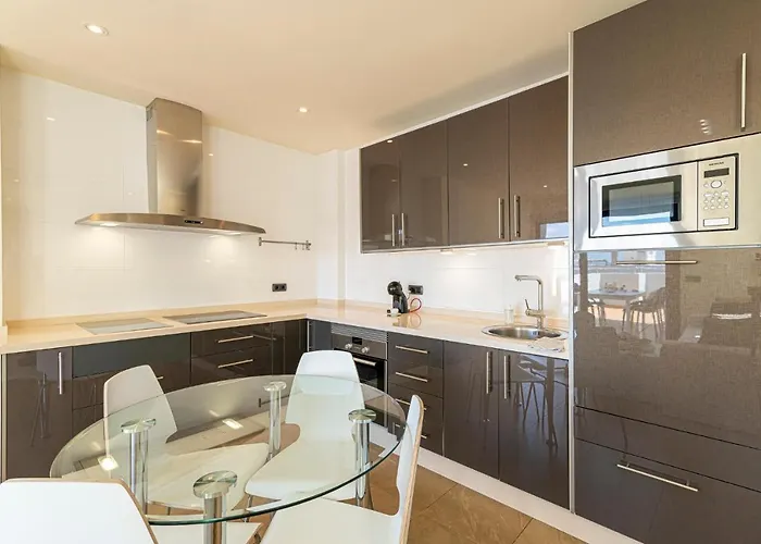 Capri Luxury Holidays Suites, Playa De Cristianos Apartment