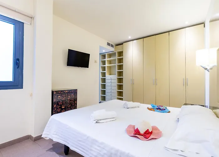 Capri Luxury Holidays Suites, Playa De Cristianos Apartment